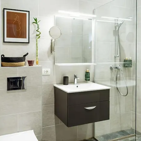 6 - New Building & Parking * Bükreş