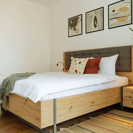 Apartment 6 - New Building & Parking