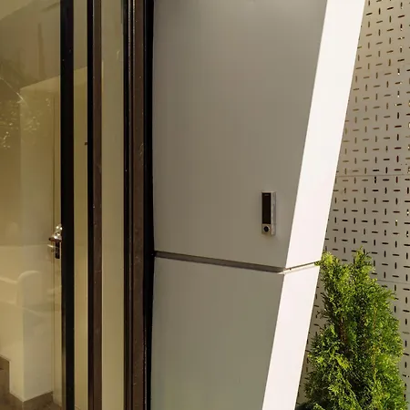 6 - New Building & Parking Bükreş