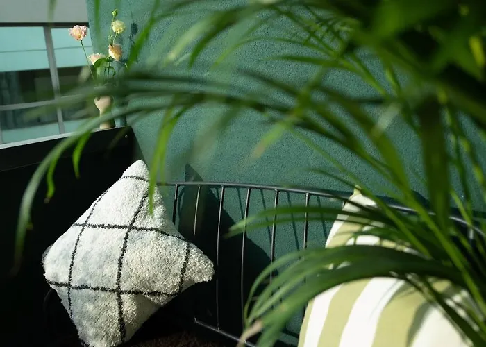 6 - New Building & Parking ブカレスト