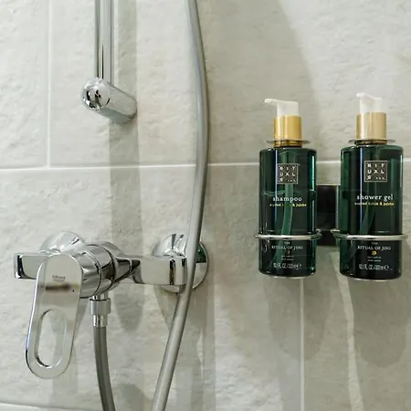 6 - New Building & Parking בוקרשט