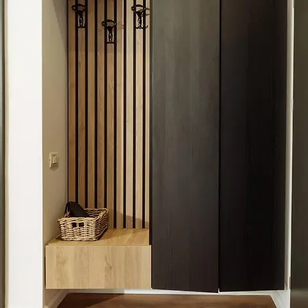 6 - New Building & Parking בוקרשט